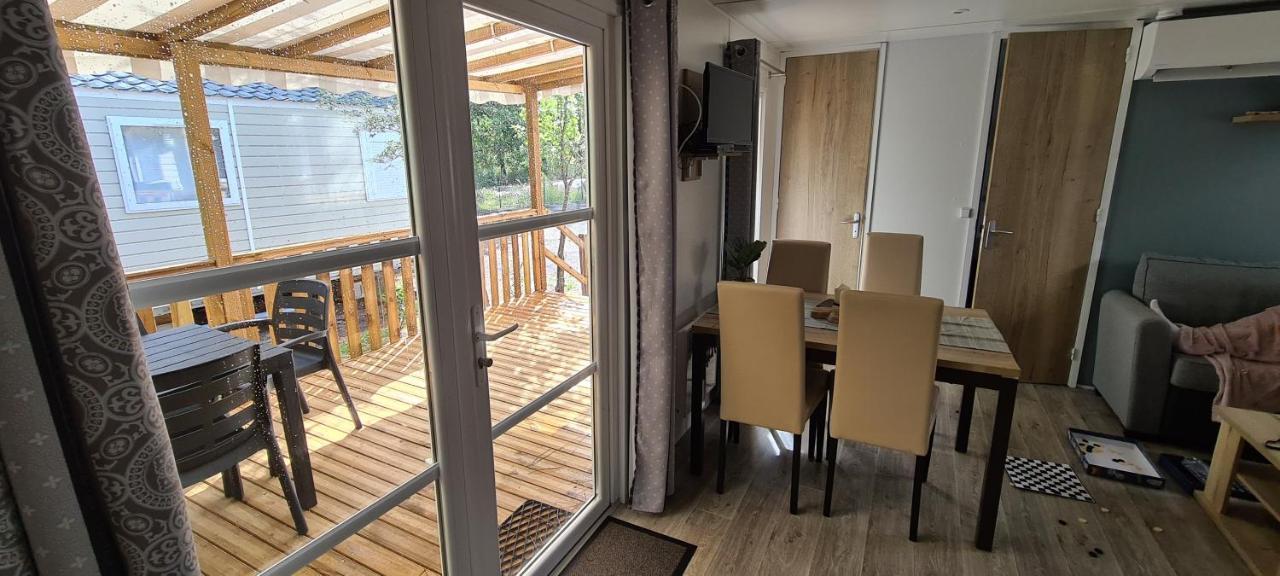 Mobilhome 2 Ch,1 Salon 40M2 De Charme Dans Camping *** Сен-Жульєн-ан-Борн Екстер'єр фото